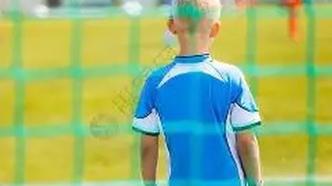 《足球盛宴来袭，萨拉赫非洲杯之旅暂别利物浦，赛场缺席月余！》